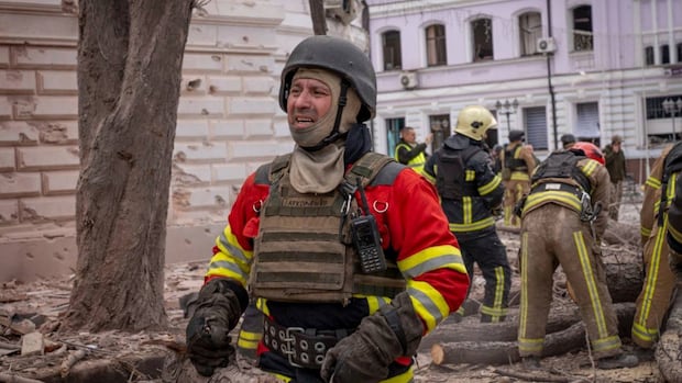Ucrânia diz que mais de 30 mortos no ataque de Ucrânia diz que mais de 30 mortos no ataque de mísseis balísticos russos em Sumy